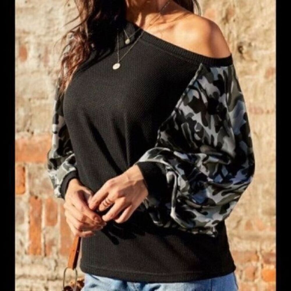 StyleMe Black Camo Thermal Waffle Knit Top Small